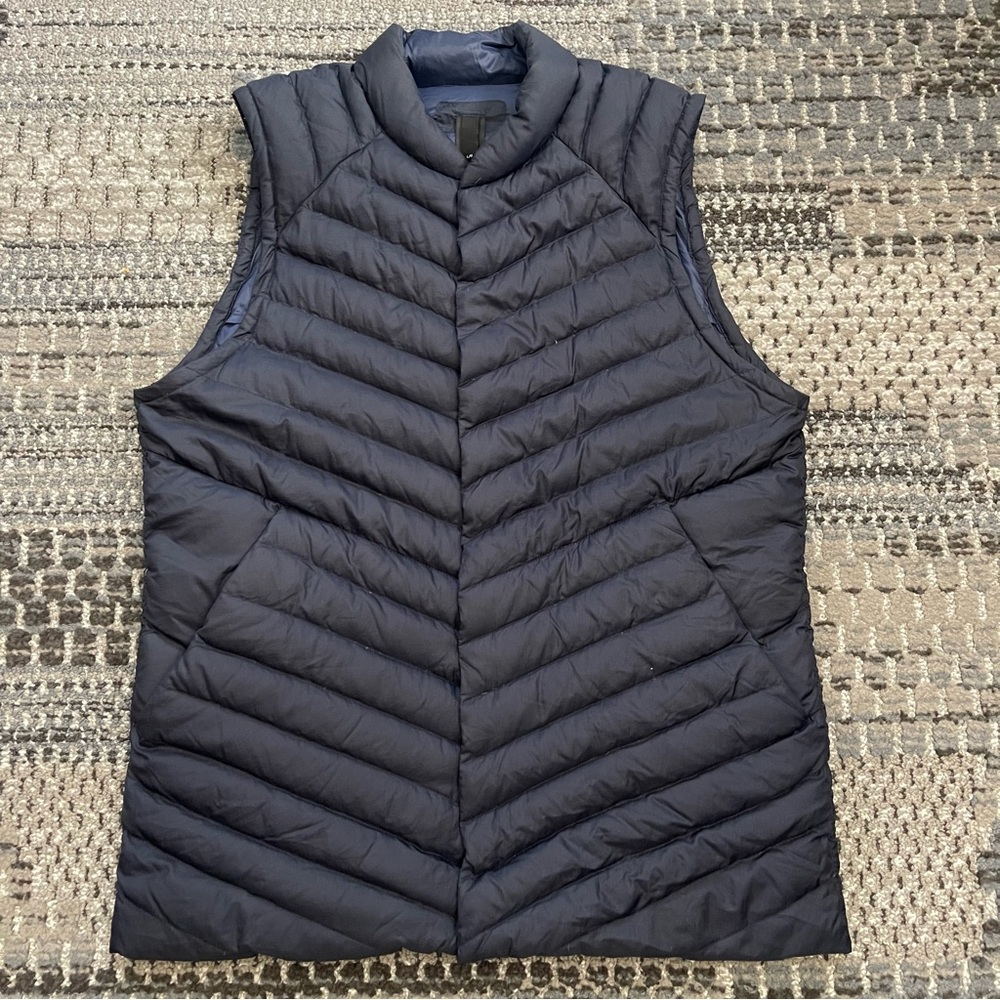 Lululemon Mens Snap Down Vest with Goose Down/Feather Filling, Size Large